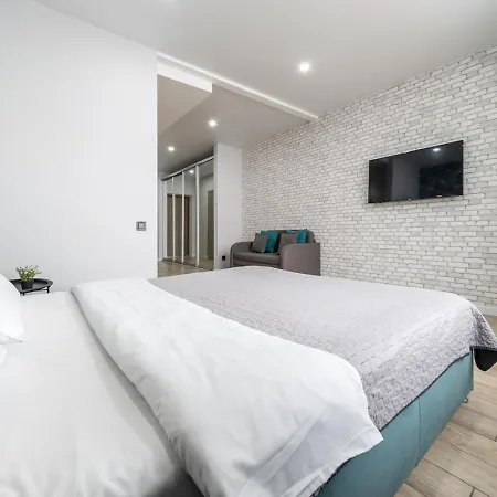 Apartment люкс на бориспільській жк олімпік парк, генератор на будинку *